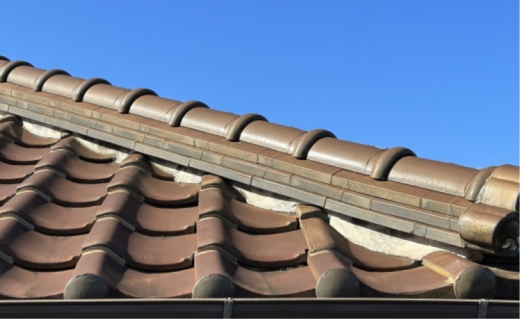 瓦屋根の漆喰部分