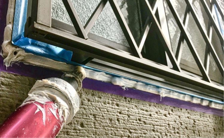 サッシ周りのシーリング補修