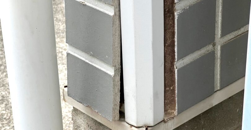 サイディングの浮き