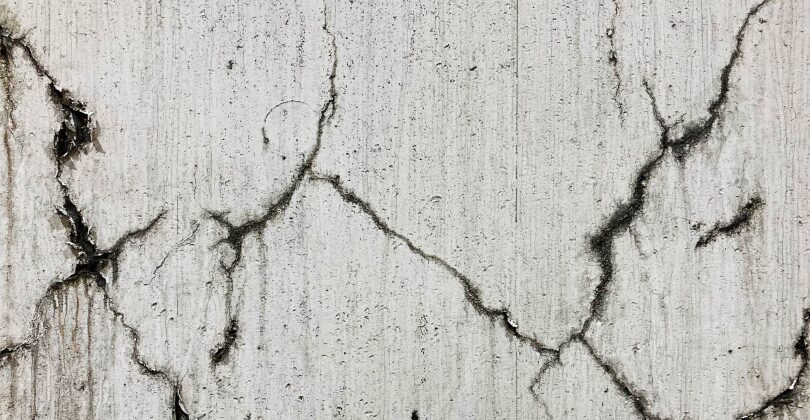 外壁のひび割れ