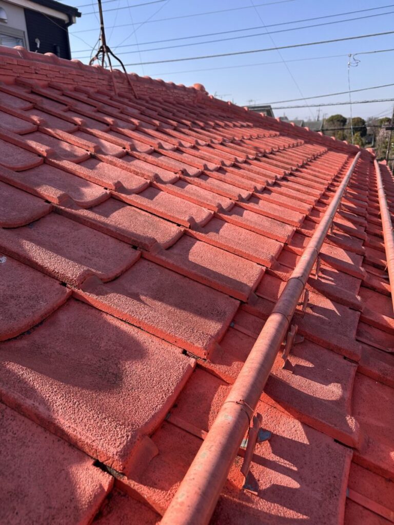 桶川市・O様|棟板金・貫板交換(スレート屋根)_施工前全体