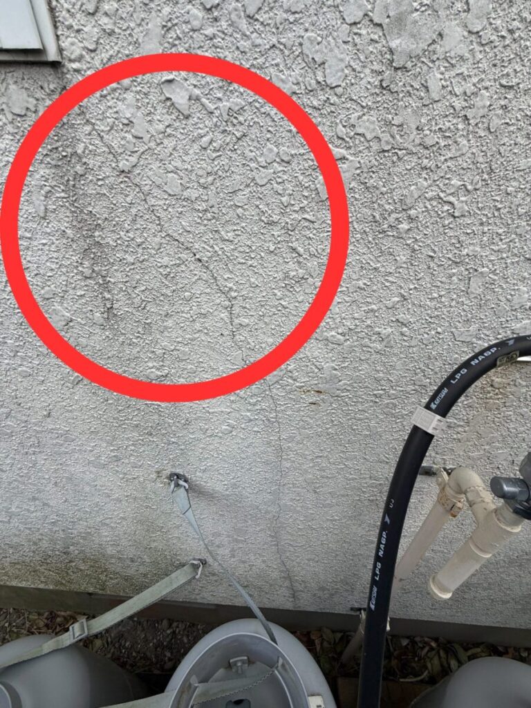 さいたま市・I様｜瓦屋根葺き替え工事_屋根材解体1