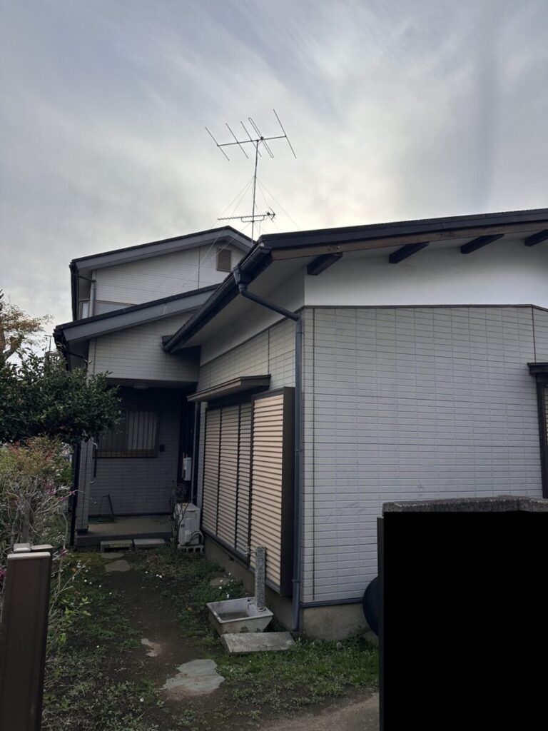 飯能市・A様|棟瓦積み直し_施工前1