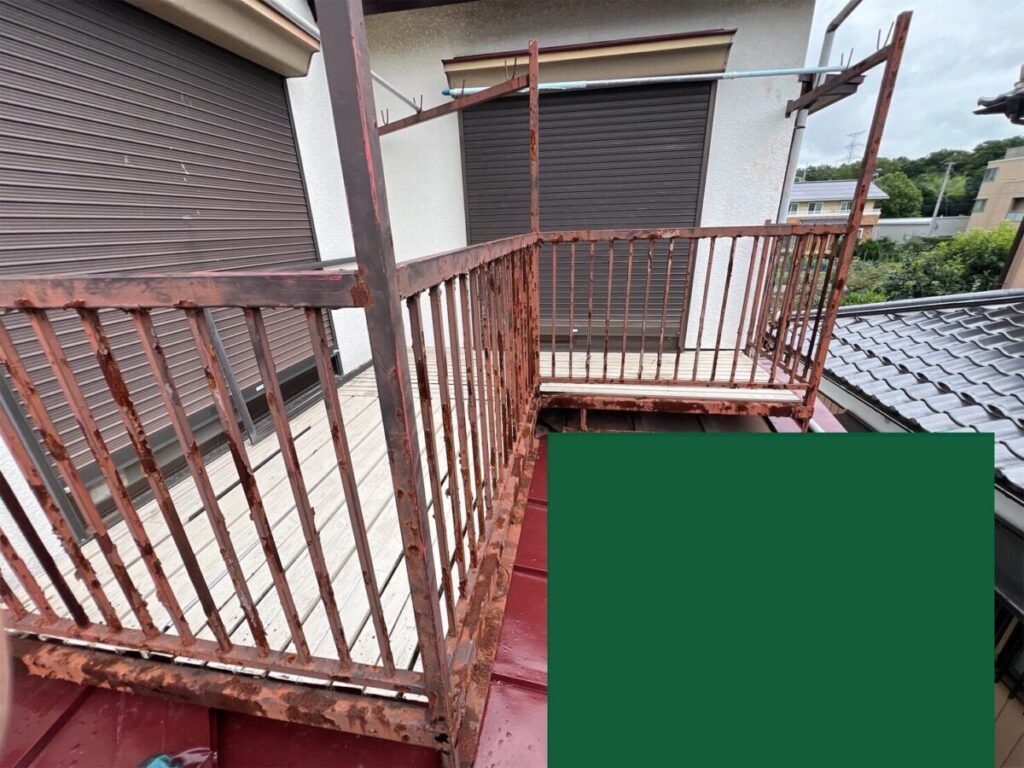 桶川市・O様|棟板金・貫板交換(スレート屋根)_施工前アップ